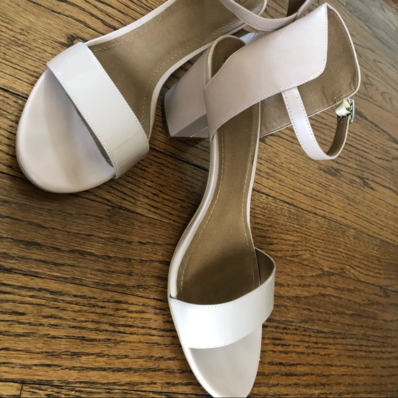 Ladies Sandals skin tone, size 11 - Picture 1 of 4